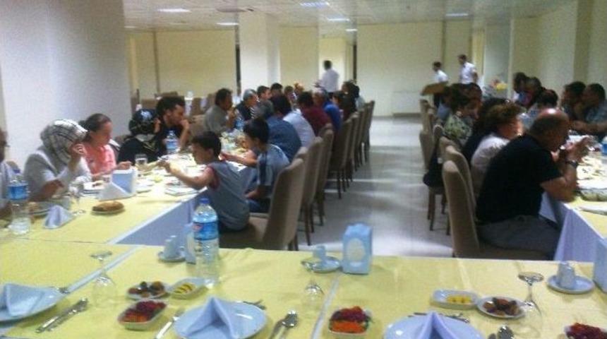 Ayvalık T&uuml;rkav İftar Yemeğinde Buluştu