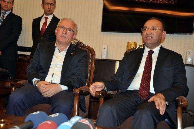 Bozdağ: T&uuml;rkiye, B&uuml;y&uuml;k Bir Demokrasi Ve Hukuk Sınavından Ge&ccedil;ti 1