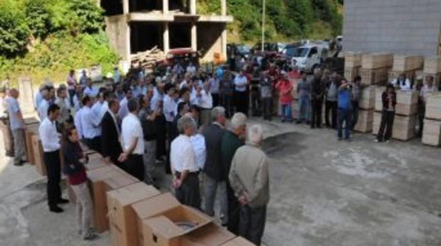 Rize&rsquo;de 20 Arıcıya Bin 240 Kovan Dağıtıldı