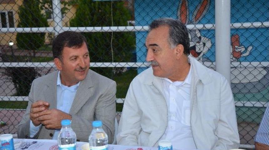 Bostanbaşı&rsquo;nda Vatandaşlara İftar Verildi