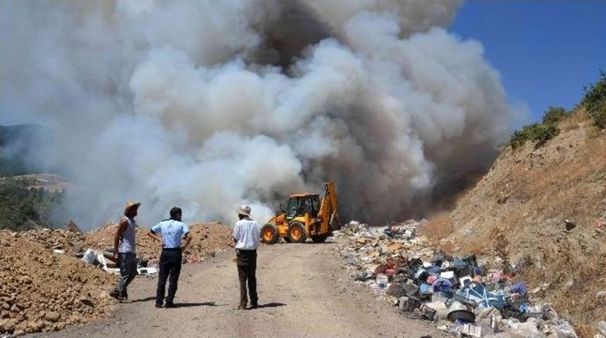 Simav&rsquo;da Korkutan &Ccedil;&ouml;pl&uuml;k Yangını Halen Devam Ediyor