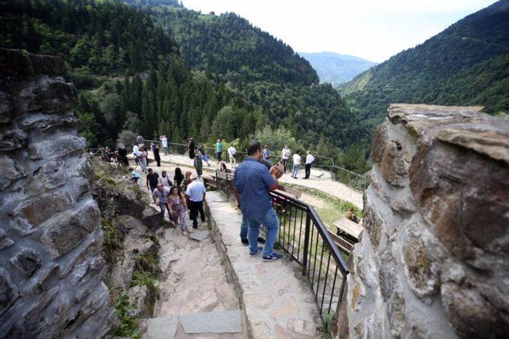 Zilkale turistlerin ilgi odağı oldu G4