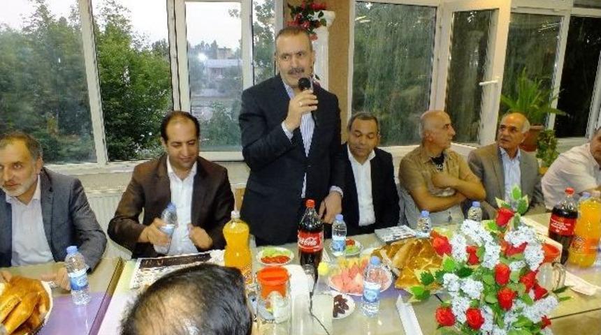 Kayat&uuml;rk Ve &Ccedil;ift&ccedil;i, Erciş&rsquo;te Muhtarlarla İftar Yaptı