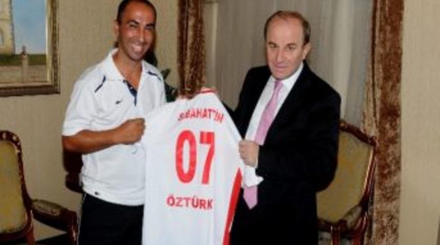 Antalyaspor Kadın Futbol Takımı Sporcularından Ziyaret