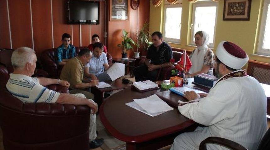 Sevdiği İ&ccedil;in M&uuml;sl&uuml;man Oldu