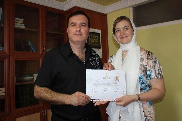 Sevdiği İ&ccedil;in M&uuml;sl&uuml;man Oldu 1