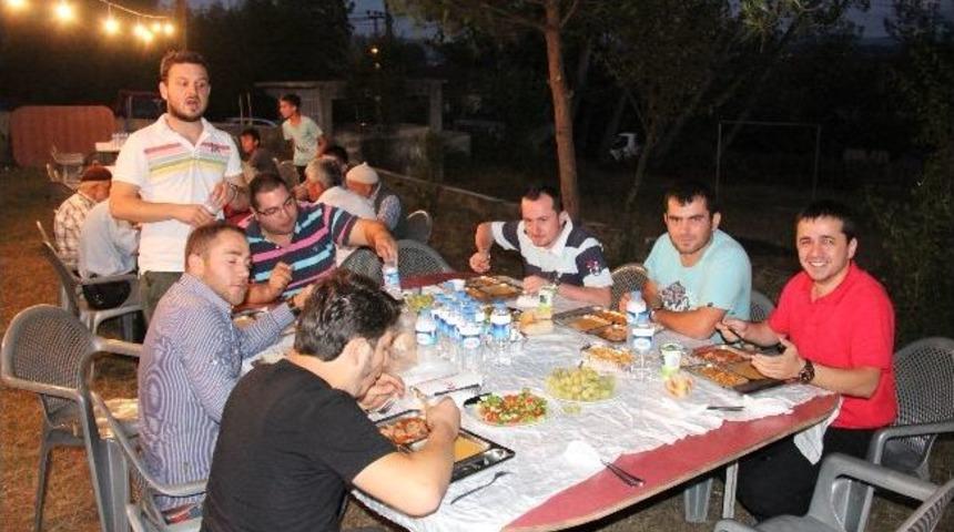 Chp Aday Adayından İftar Programı