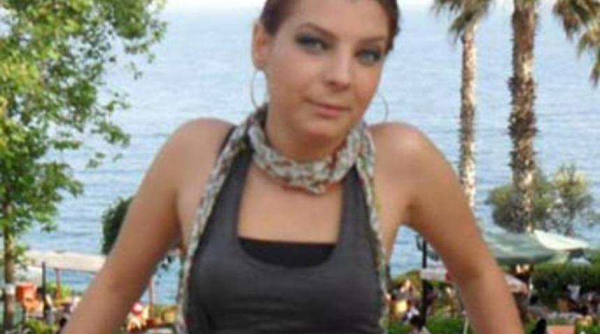 Birlikte yaşadığı kadını &ouml;ld&uuml;r&uuml;p intihara kalkıştı