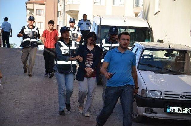 Polis Memurunu Karısının Vurdurduğu Ortaya Çıktı