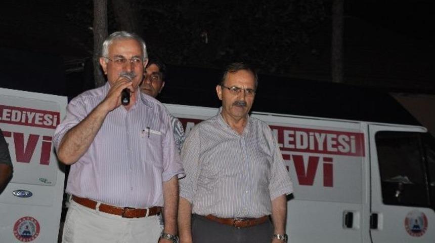 Milletvekili Pilav Dağıttı