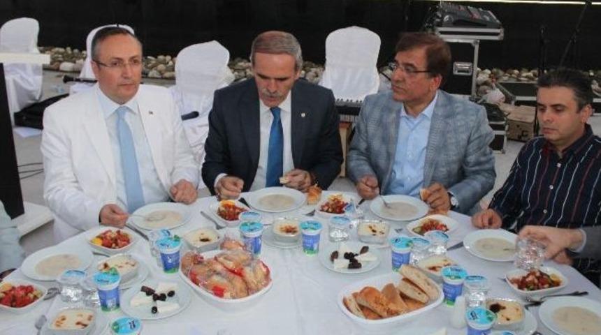 Ak Parti Teşkilatları Nil&uuml;ferlilerle Buluştu