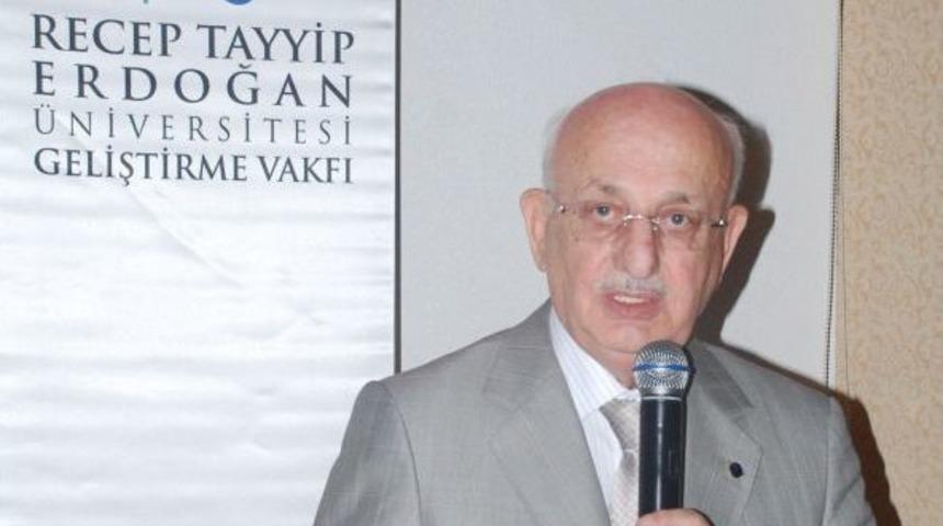 İsmail Kahraman: İstifa Eden Rekt&ouml;r Yılmaz Soylu Bir Hareket Sergiledi