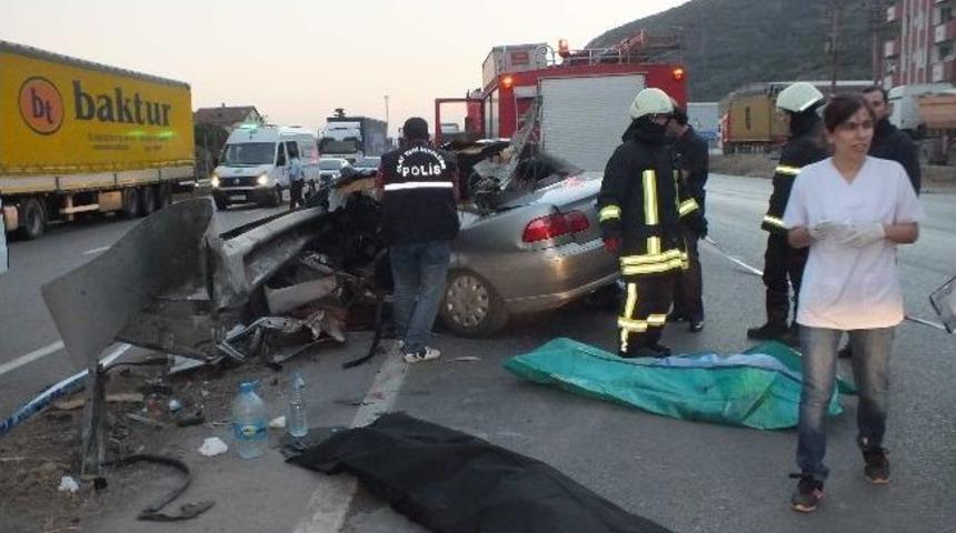 Bayram Öncesi Feci Kaza: 2 Ölü, 3 Yaralı