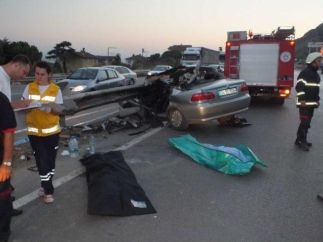 Bayram Öncesi Feci Kaza: 2 Ölü, 3 Yaralı