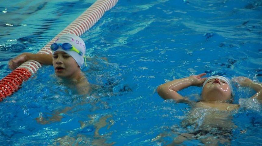 Bursa'da 20 Branşta 20 Bin Gen&ccedil; Sporla Buluştu