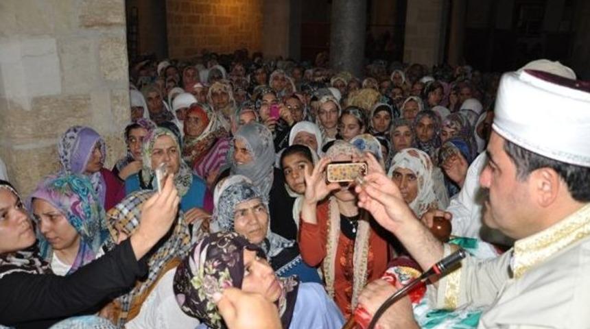 Sakal-ı Şerifi G&ouml;rmek Isteyen Tarsuslular Ulu Cami'ye Akın Etti