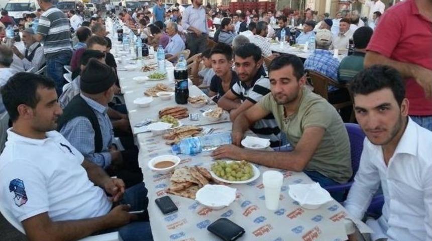 Kale&rsquo;de 2 Bin Kişiye İftar Yemeği Verildi