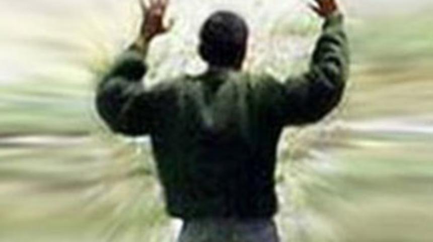 Hakkari'de bir ter&ouml;rist teslim oldu