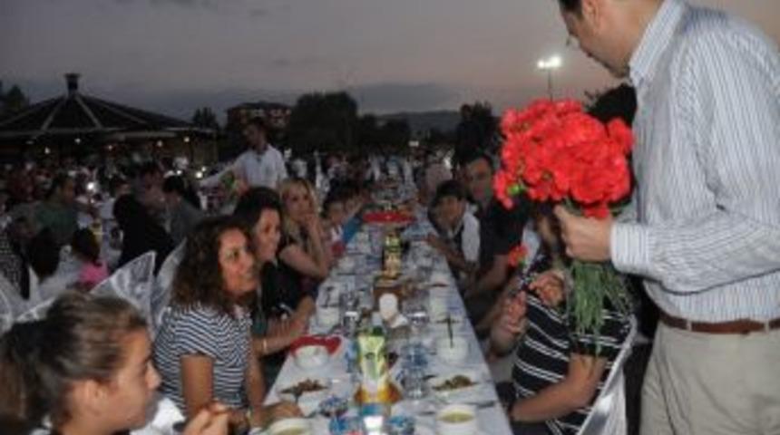 Başiskele'de Maaşlar Erken Yatırıldı