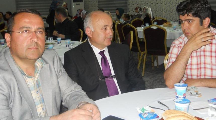 Hacı Kemal Erimez Yurdu Başarısını Akyazı Ile Paylaştı