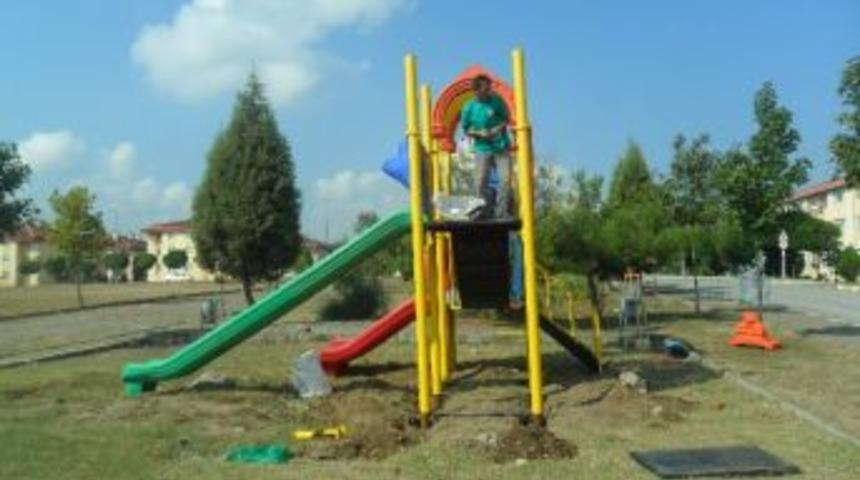 Kartepe'de Parklar Yenileniyor