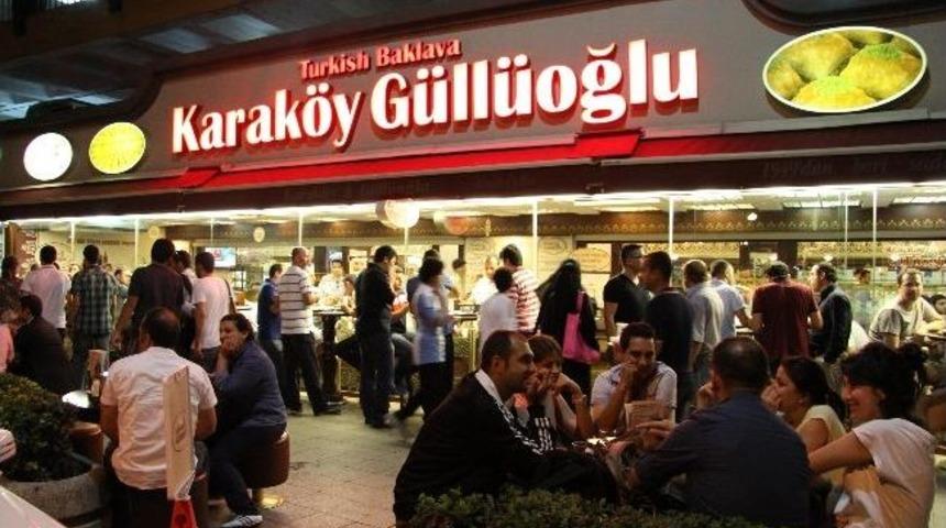 Karak&ouml;y G&uuml;ll&uuml;oğlu&rsquo;ndan Ramazan&rsquo;da Rekor Baklava Satışı