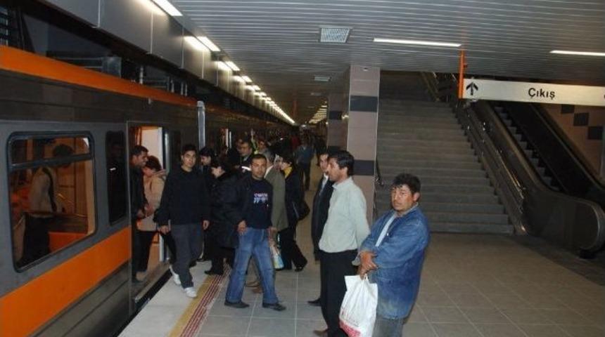 Bayramda Metro Ve Otob&uuml;s &Uuml;cretsiz