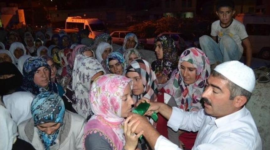 Sakal-ı Şerif Heyecanı Bayılttı