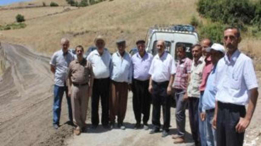 Hekimhan&rsquo;ın Yukarı Saz K&ouml;y&uuml;&rsquo;nde Asfalt Sevinci