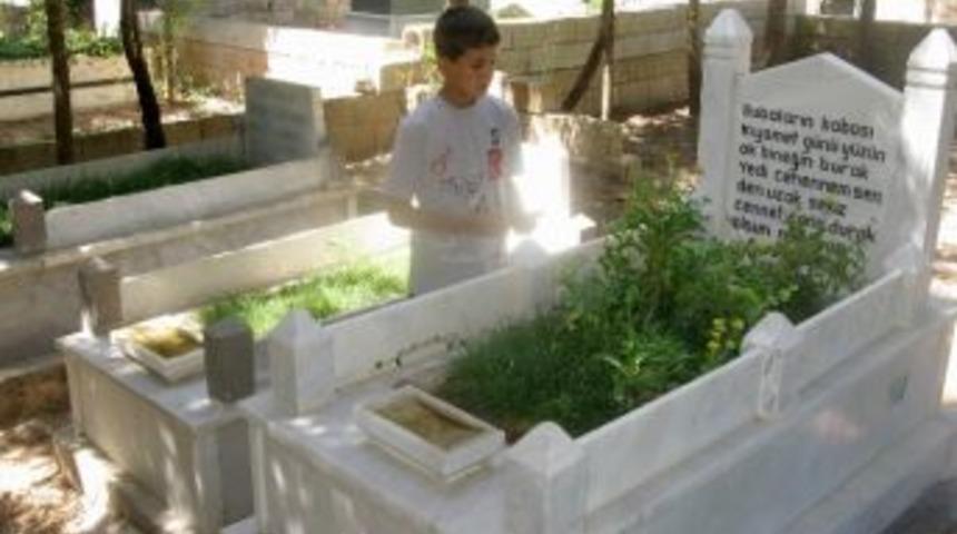Araban&rsquo;da Arife G&uuml;n&uuml; Mezarlık Ziyareti Yapıldı