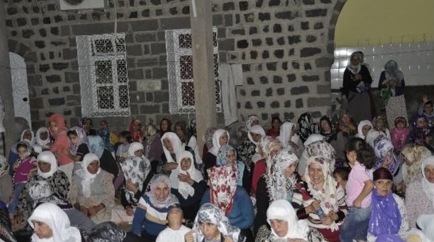 Teravih Namazı Dua Ve G&ouml;zyaşları İle Sona Erdi