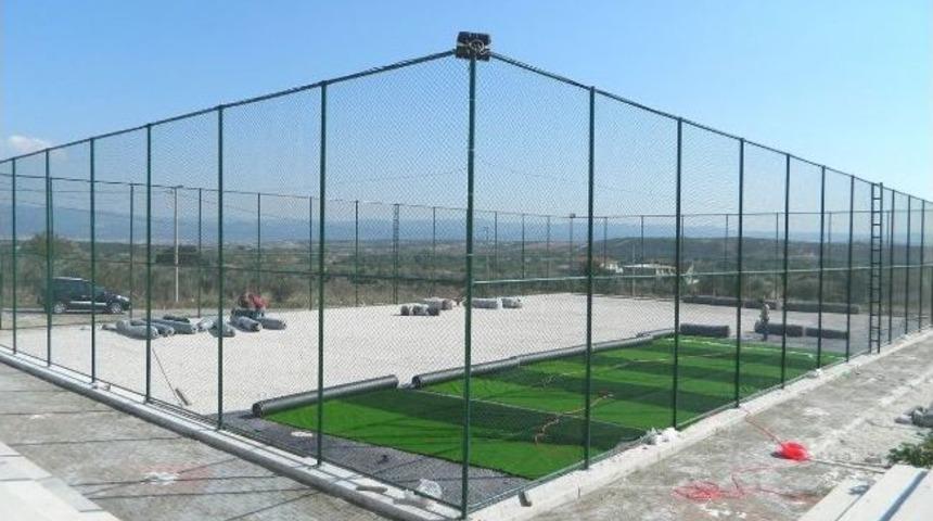 Hask&ouml;y Mahallesine Modern Halı Saha