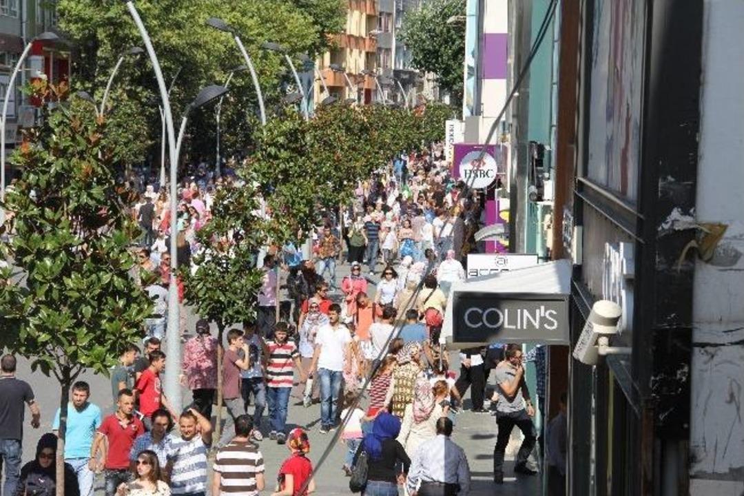 Ramazan Bayramı Arifesinde Sakarya&rsquo;da Tatlı Telaş