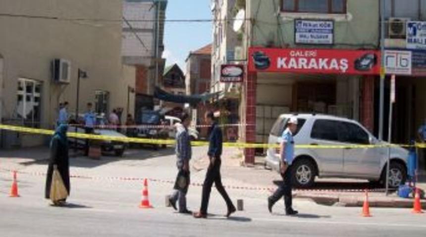 Silahlı Saldırıda Ağır Yaralanan Kişi Hastanede &Ouml;ld&uuml;