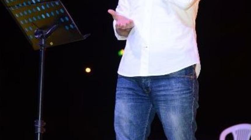 Tazeoğlu&rsquo;nun Şiirleri Duygulandırdı