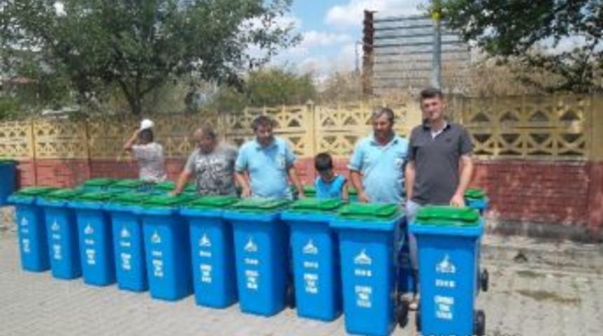 Kartepe'de Plastik &Ccedil;&ouml;p Konteyner Dağıtımları S&uuml;r&uuml;yor