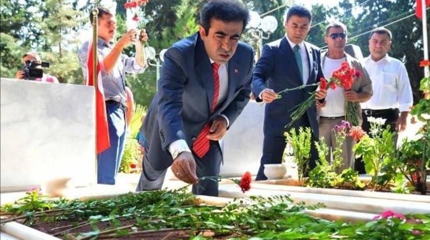 Vali G&uuml;zeloğlu Şehit Aileleriyle Bayramlaştı