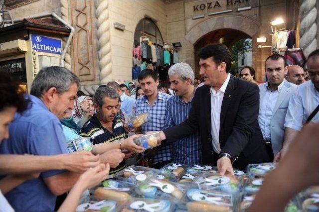 Başkan D&uuml;ndar İftariyelik Dağıttı 2