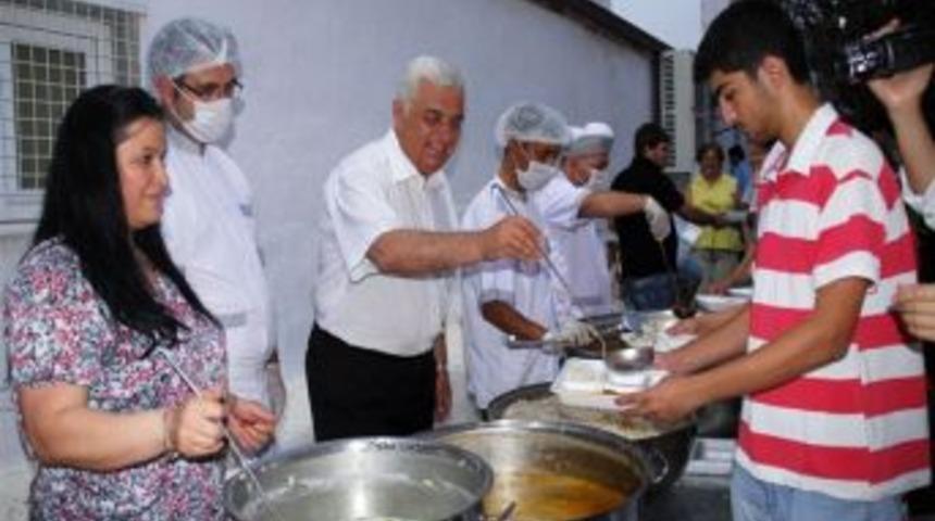 Aşevinden Yaklaşık 25 Bin Kişi İftar Yaptı