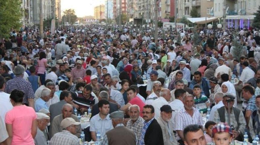 Ak Parti'nin Son İftarı Ereğli'de