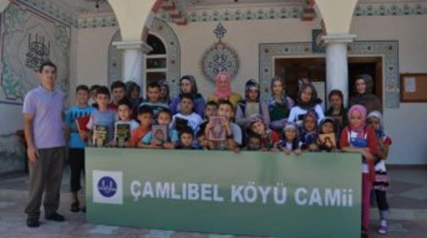 Başarılı &ouml;ğrencilere &ccedil;eşitli hediyeler verildi