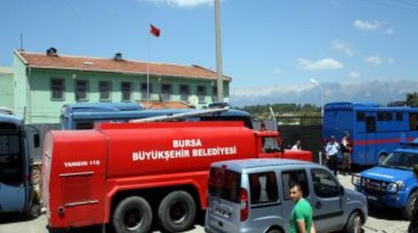 Keles'teki Cezaevi Isyanı, Mahkumların Nakle Karşı &Ccedil;ıkmasından Kaynaklanmış