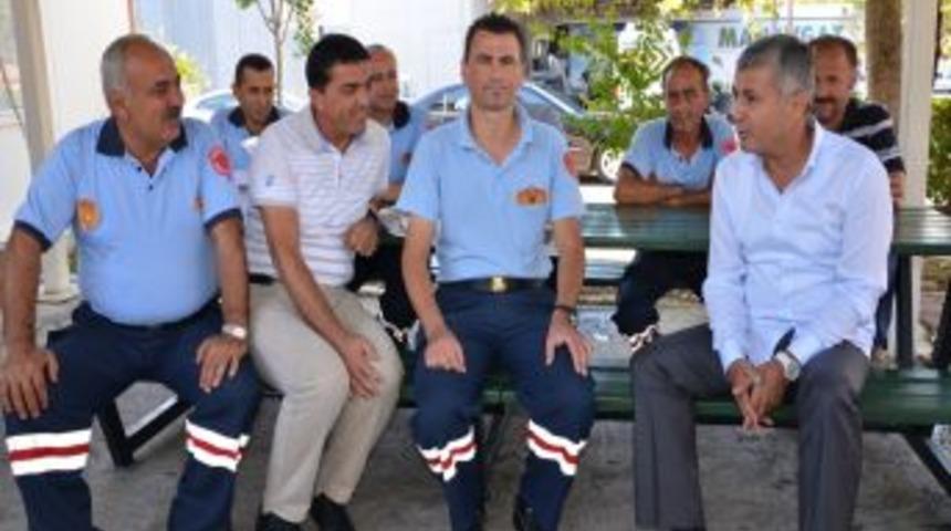 S&ouml;zen'den Belediye Personeline Bayram Ziyareti