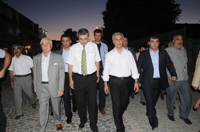 Vali Güvenç, Suruç’ta Vatandaşlarla İftarda Biraraya Geldi