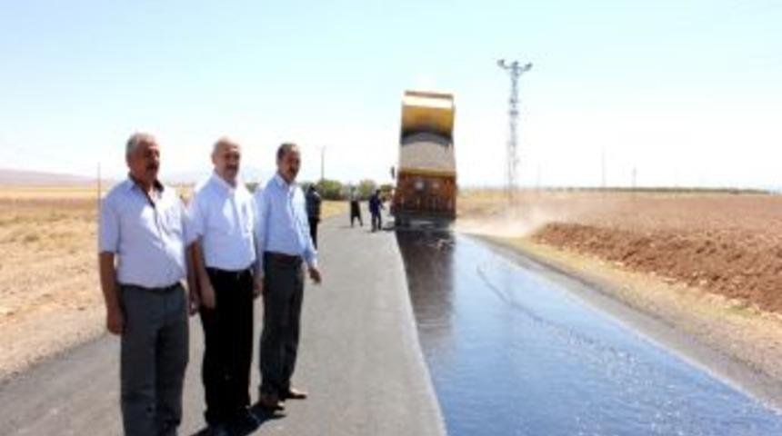 Malatya'da Yukarısaz Grup Yolu Asfaltlanıyor
