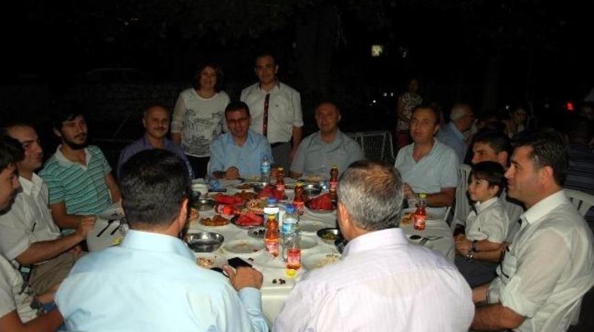 Salihli'de Candan Ailesinden İftar Yemeği