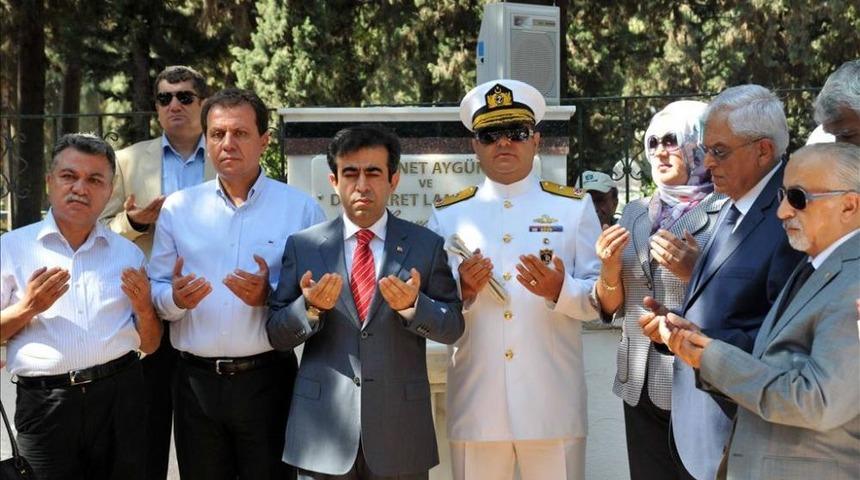 Mersin Şehitliğinde H&uuml;z&uuml;nl&uuml; Bayramlaşma