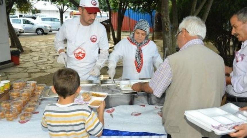 Fatih&rsquo;te Hasta Yakınlarına İftar
