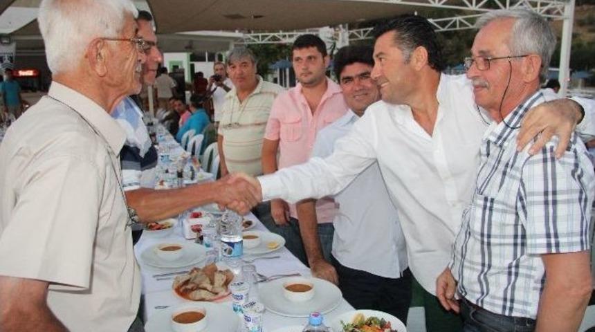 Muhtarlar İftar Yemeğinde Biraraya Geldi