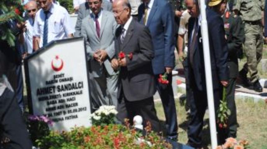 Şehit Babası, Vali Kolat&rsquo;a S&ouml;zde PKK Şehitliğini Şikayet Etti